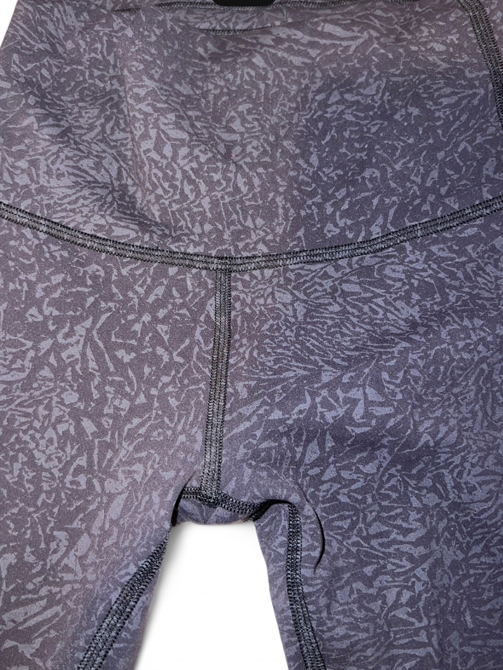 lululemon athletica Align Hi Rise Black Subtle Pattern Leggings - Picture 4 of 6